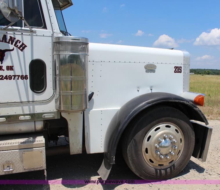 image for item I1643 1997 Peterbilt 379 semi truck