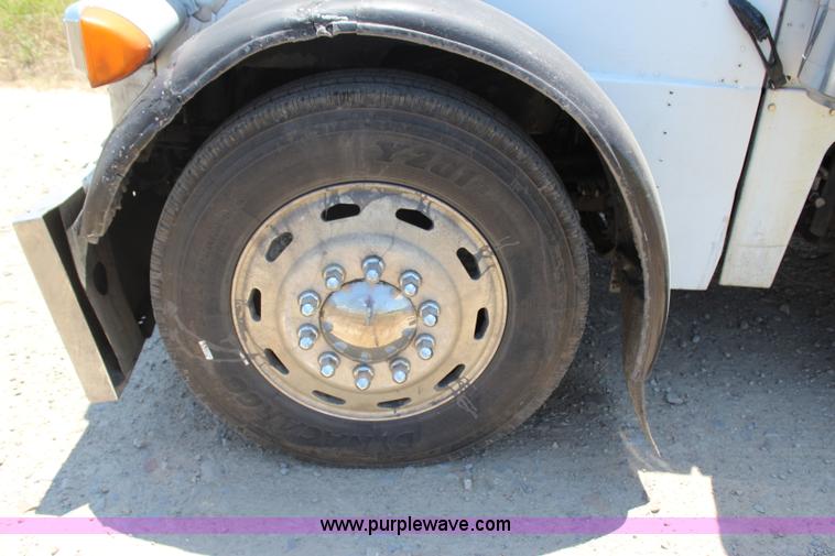 image for item I1643 1997 Peterbilt 379 semi truck