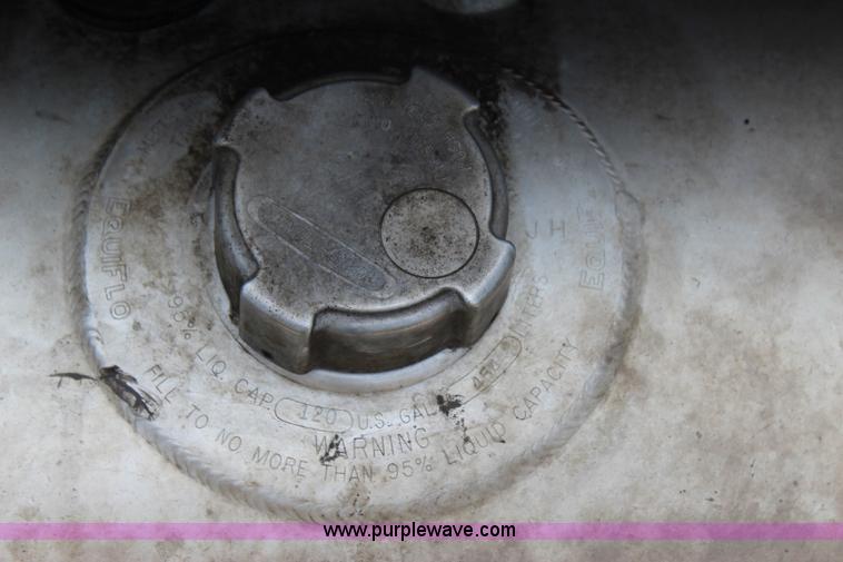 image for item I1644 2000 Freightliner semi truck