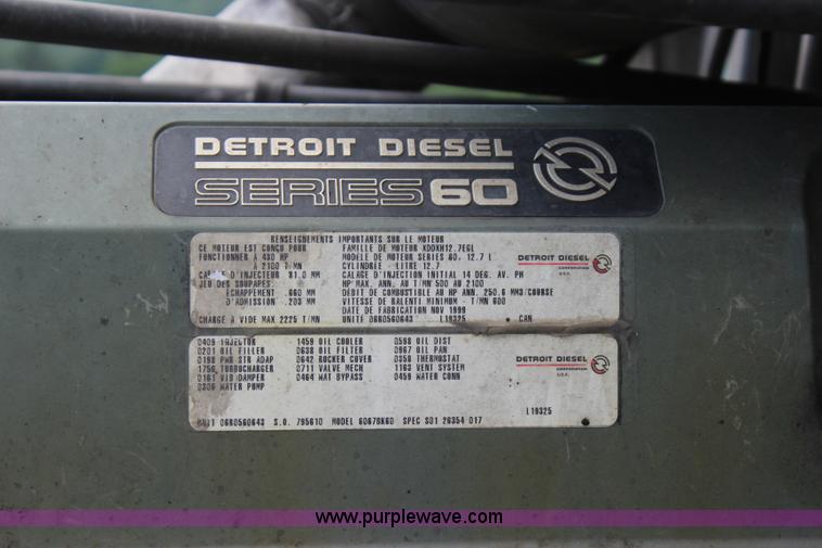 image for item I1644 2000 Freightliner semi truck