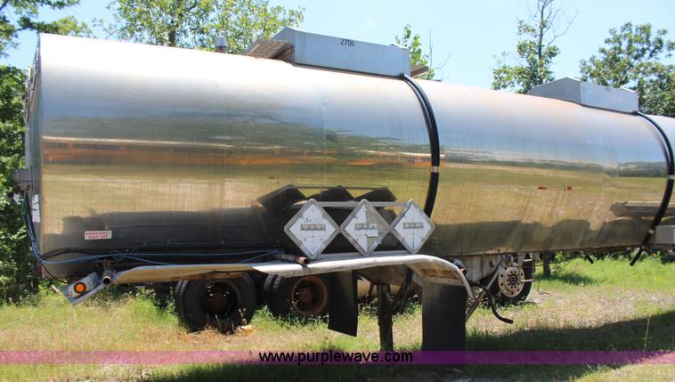 image for item I1650 1969 Heil tank trailer
