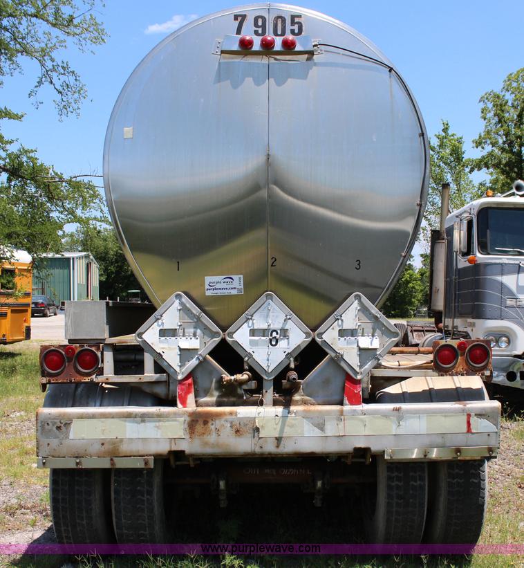 image for item I1650 1969 Heil tank trailer