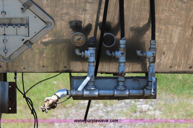 image for item I1650 1969 Heil tank trailer