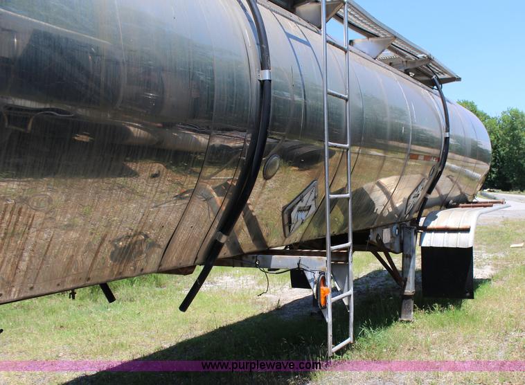 image for item I1650 1969 Heil tank trailer