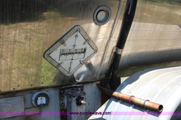 image for item I1650 1969 Heil tank trailer