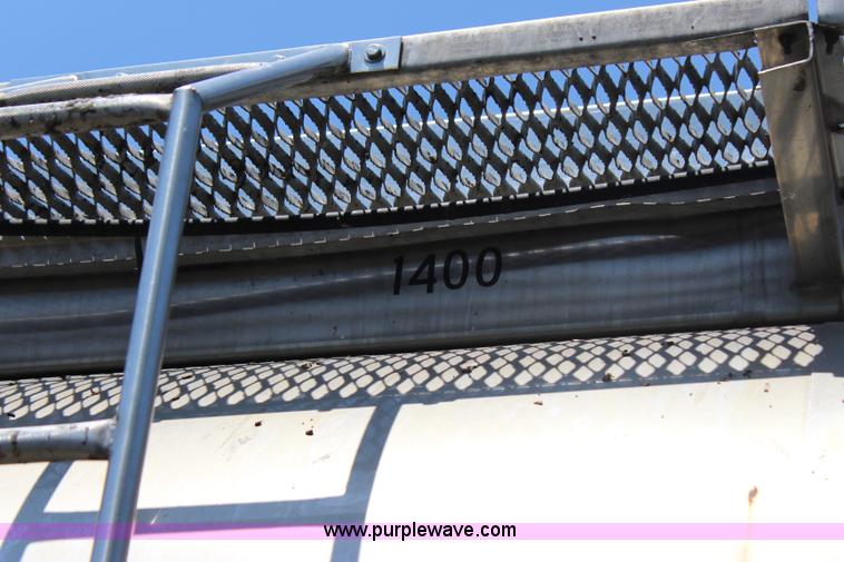 image for item I1650 1969 Heil tank trailer