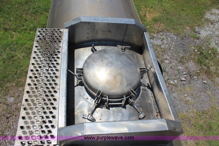 image for item I1650 1969 Heil tank trailer