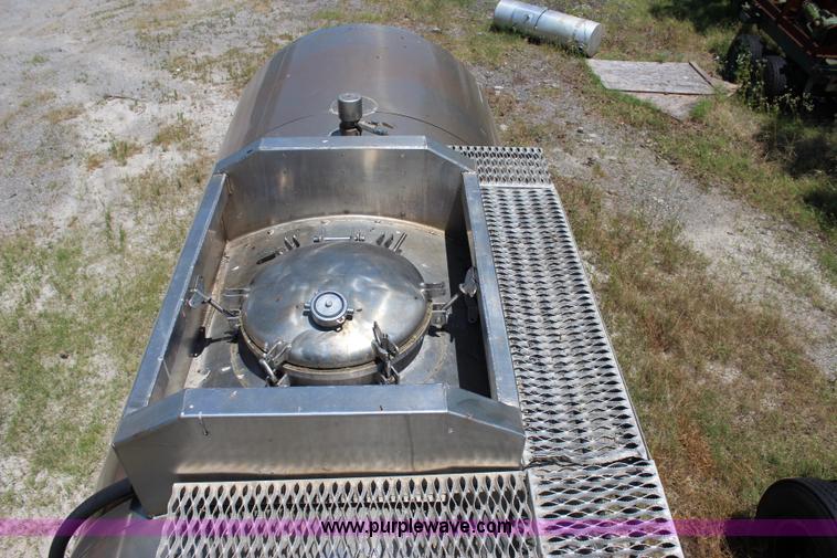 image for item I1650 1969 Heil tank trailer