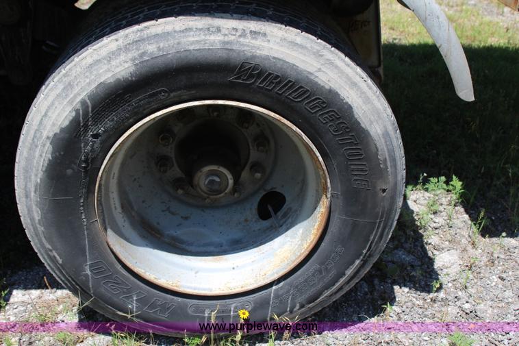 image for item I1650 1969 Heil tank trailer