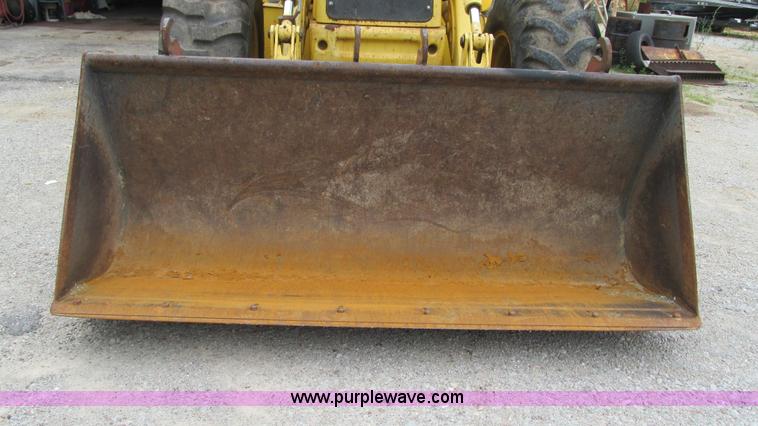 image for item I3054 2000 New Holland LB115 backhoe