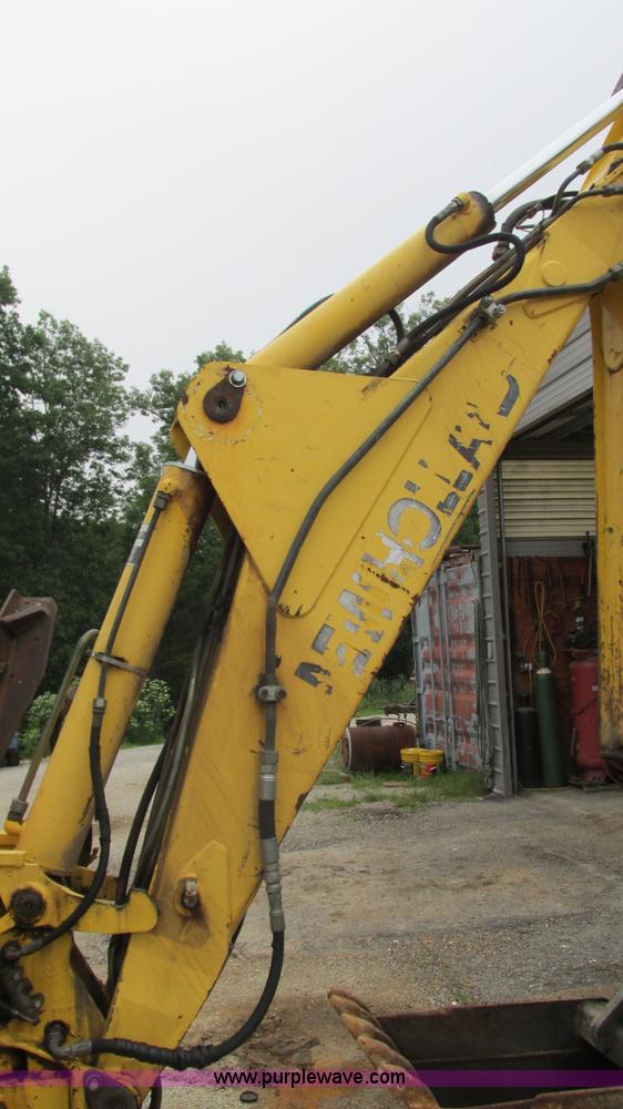 image for item I3054 2000 New Holland LB115 backhoe