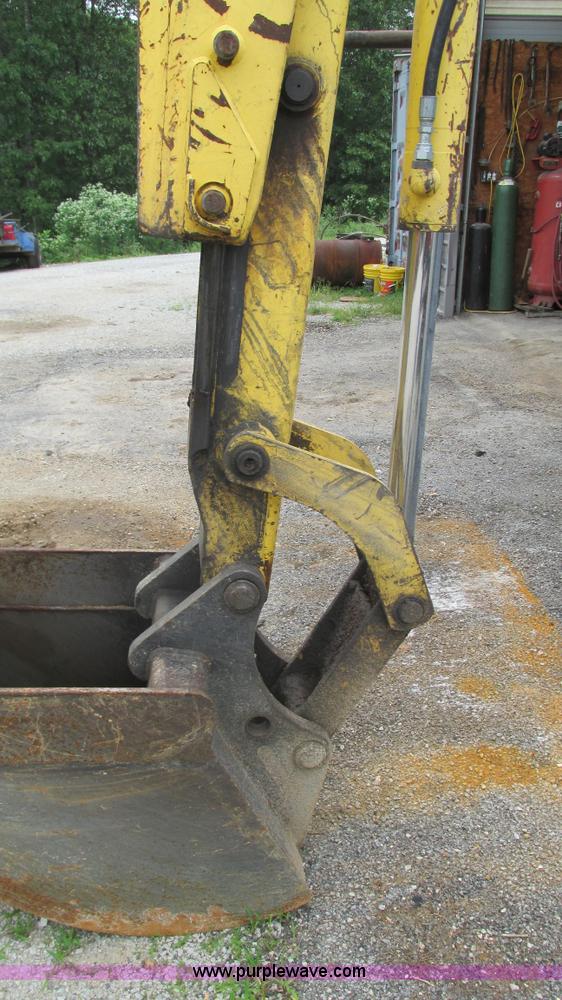 image for item I3054 2000 New Holland LB115 backhoe