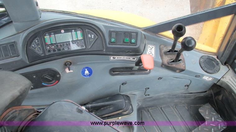 image for item I3054 2000 New Holland LB115 backhoe