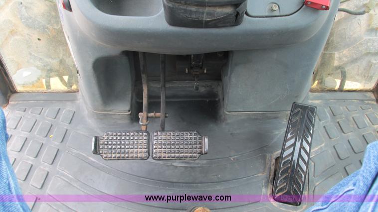 image for item I3054 2000 New Holland LB115 backhoe