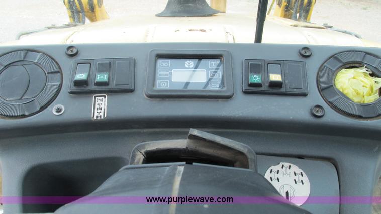 image for item I3054 2000 New Holland LB115 backhoe