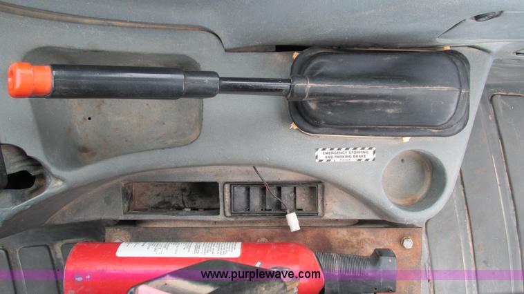 image for item I3054 2000 New Holland LB115 backhoe