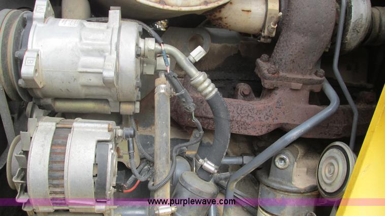 image for item I3054 2000 New Holland LB115 backhoe