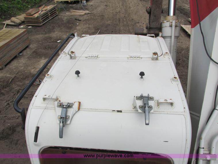 image for item J1766 2004 Link Belt 330 LX excavator