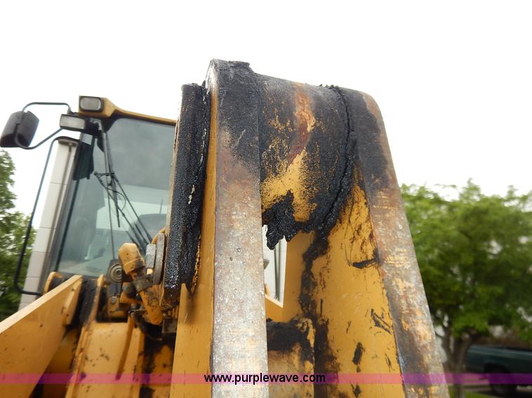 image for item J3857 2001 Caterpillar 924GZ wheel loader