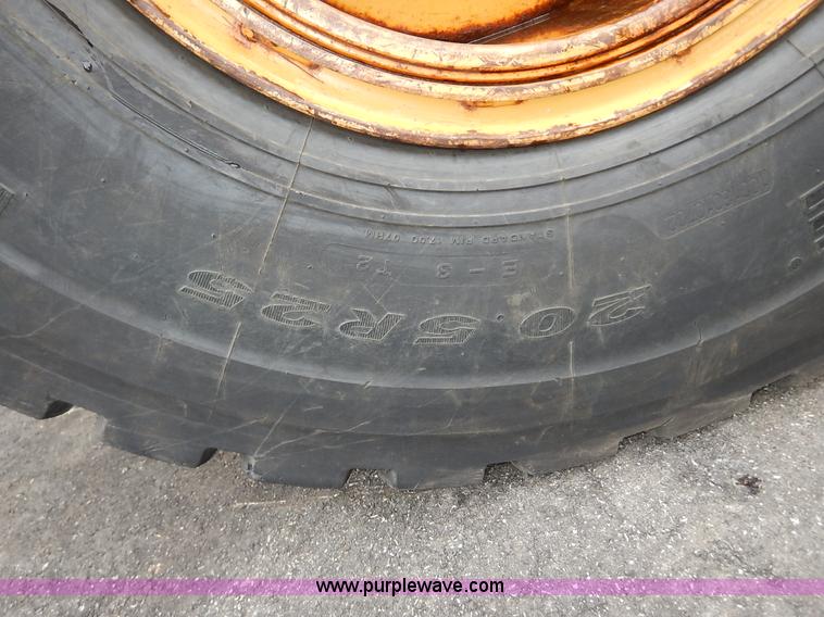 image for item J3857 2001 Caterpillar 924GZ wheel loader