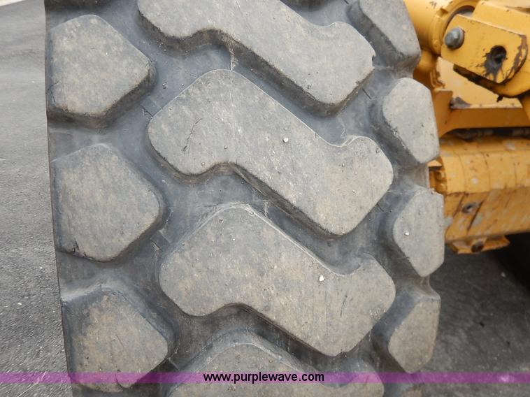 image for item J3857 2001 Caterpillar 924GZ wheel loader