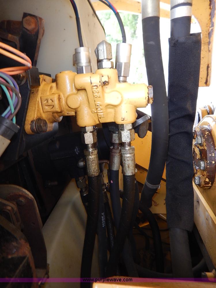 image for item J3857 2001 Caterpillar 924GZ wheel loader