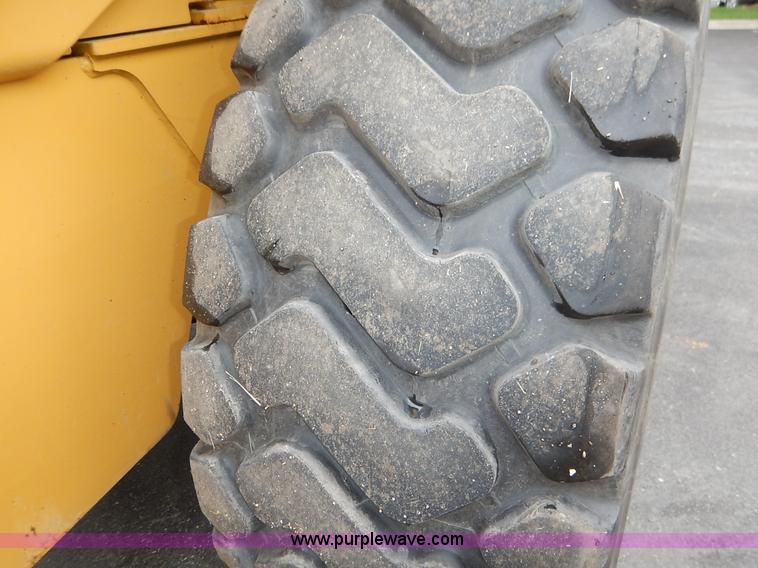 image for item J3857 2001 Caterpillar 924GZ wheel loader