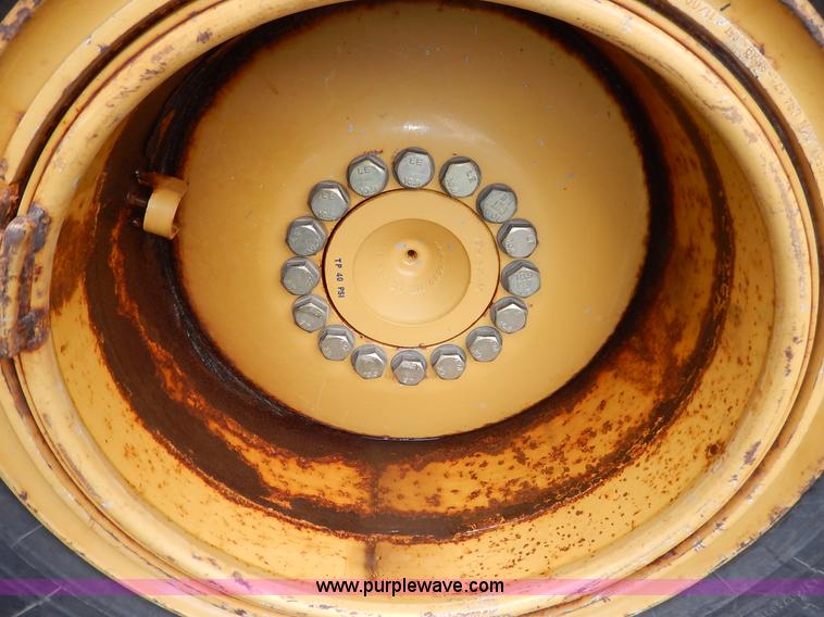 image for item J3857 2001 Caterpillar 924GZ wheel loader