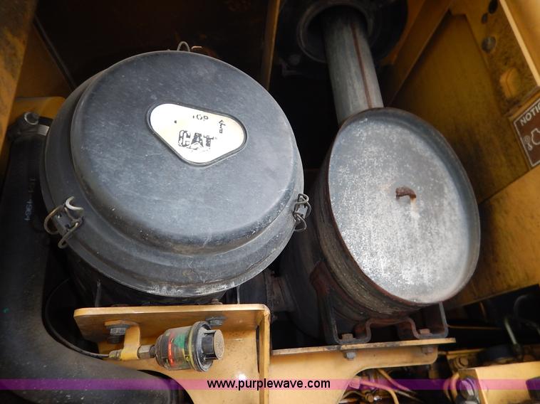 image for item J3857 2001 Caterpillar 924GZ wheel loader