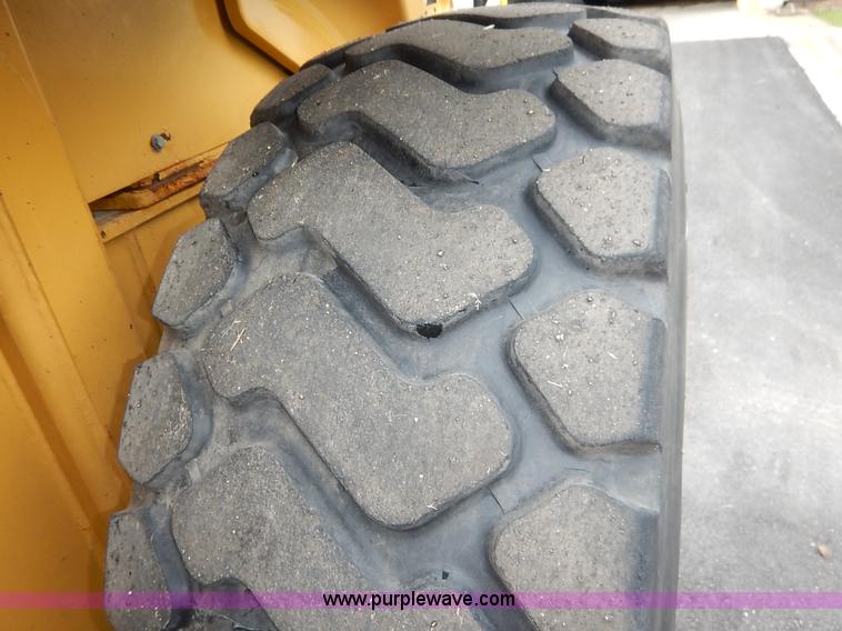 image for item J3857 2001 Caterpillar 924GZ wheel loader