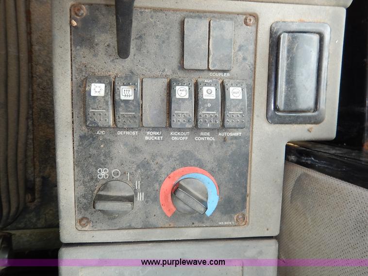 image for item J3857 2001 Caterpillar 924GZ wheel loader