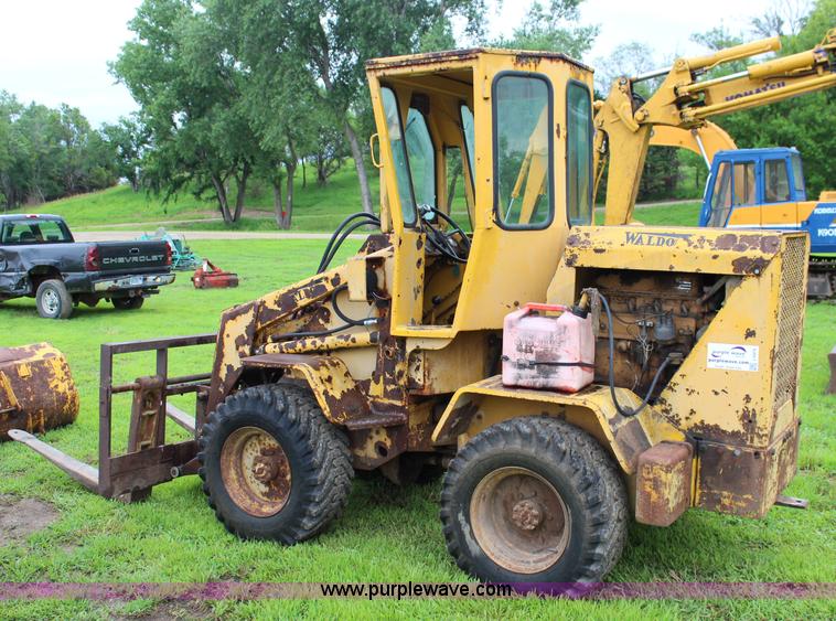 image for item J5974 1975 Waldon 5000 wheel loader