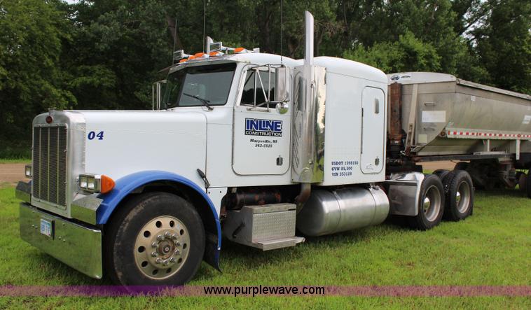 image for item J5975 1994 Peterbilt 379 semi truck