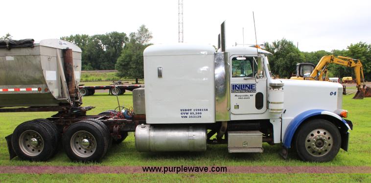 image for item J5975 1994 Peterbilt 379 semi truck