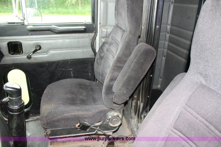 image for item J5975 1994 Peterbilt 379 semi truck