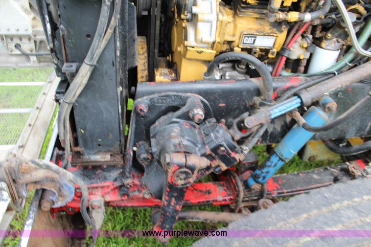 image for item J5975 1994 Peterbilt 379 semi truck