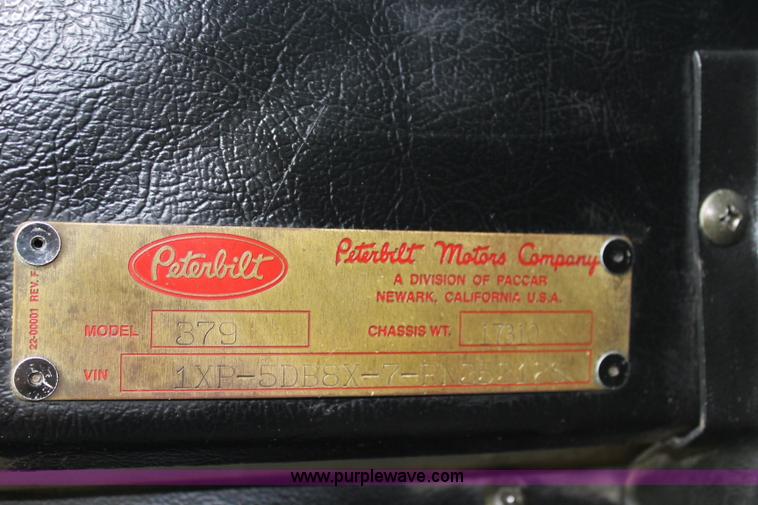 image for item J5975 1994 Peterbilt 379 semi truck