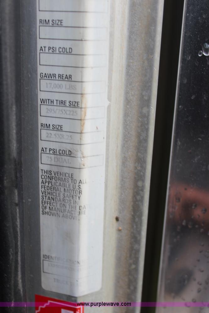 image for item J5975 1994 Peterbilt 379 semi truck