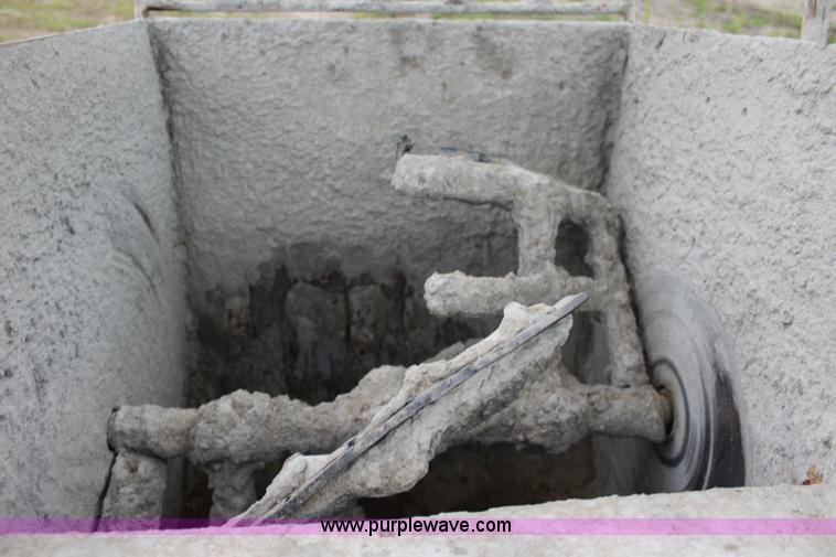image for item J5979 Stone mortar mixer