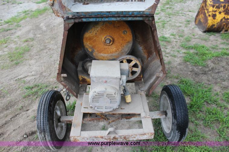 image for item J5979 Stone mortar mixer