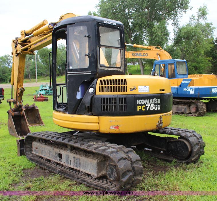 image for item J5980 Komatsu PC75UU-2 excavator