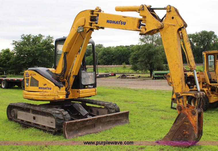 image for item J5980 Komatsu PC75UU-2 excavator