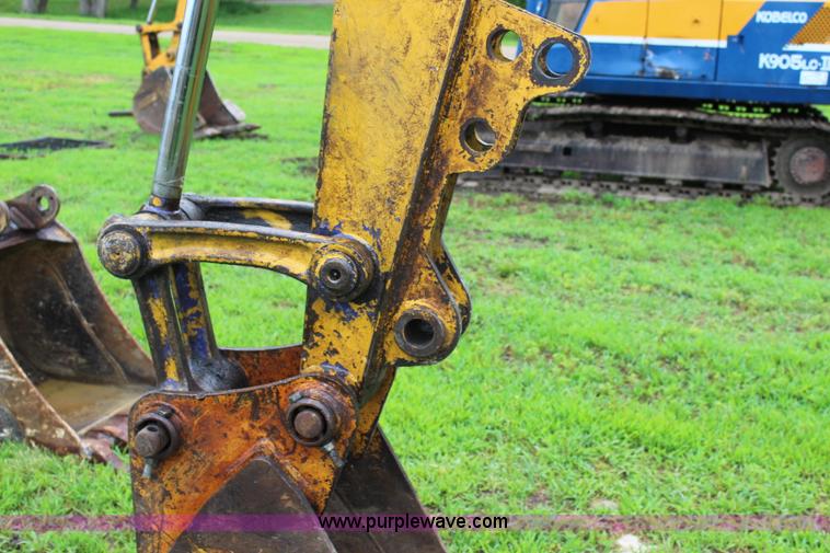 image for item J5980 Komatsu PC75UU-2 excavator