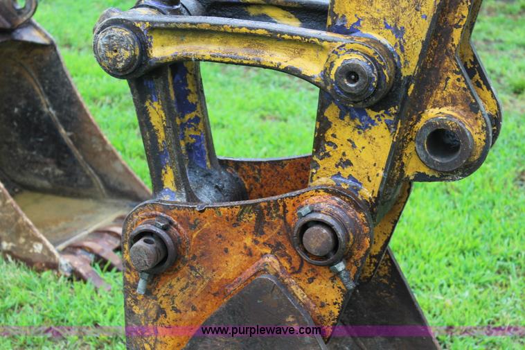 image for item J5980 Komatsu PC75UU-2 excavator