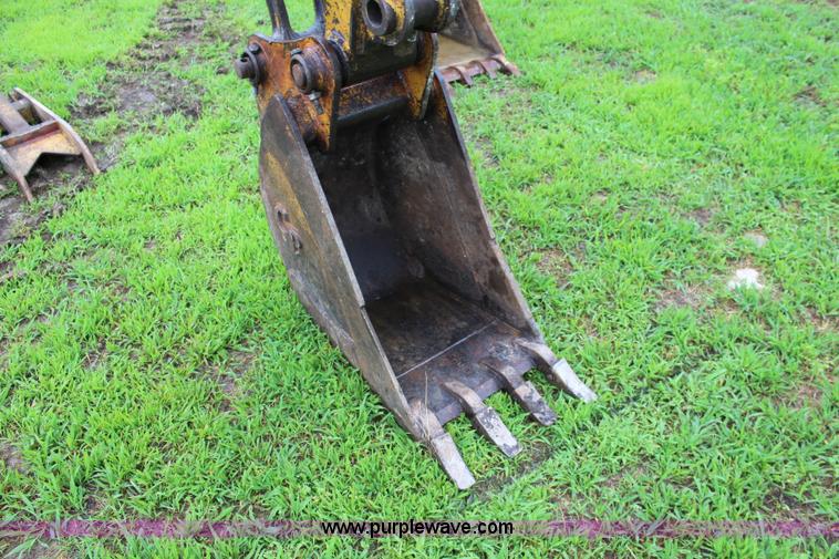 image for item J5980 Komatsu PC75UU-2 excavator