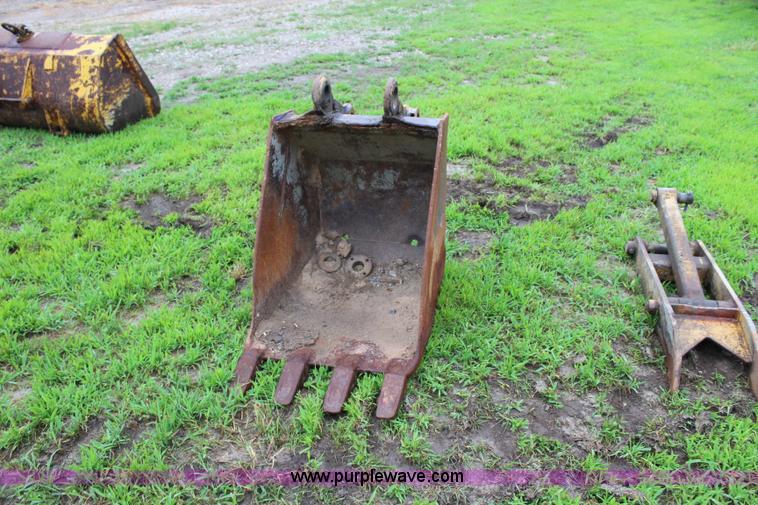 image for item J5980 Komatsu PC75UU-2 excavator