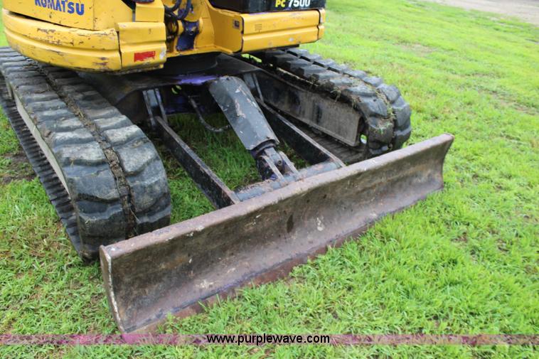 image for item J5980 Komatsu PC75UU-2 excavator