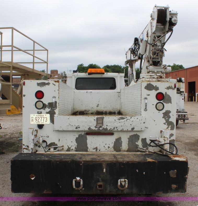 image for item J6000 2001 International 4900 service truck