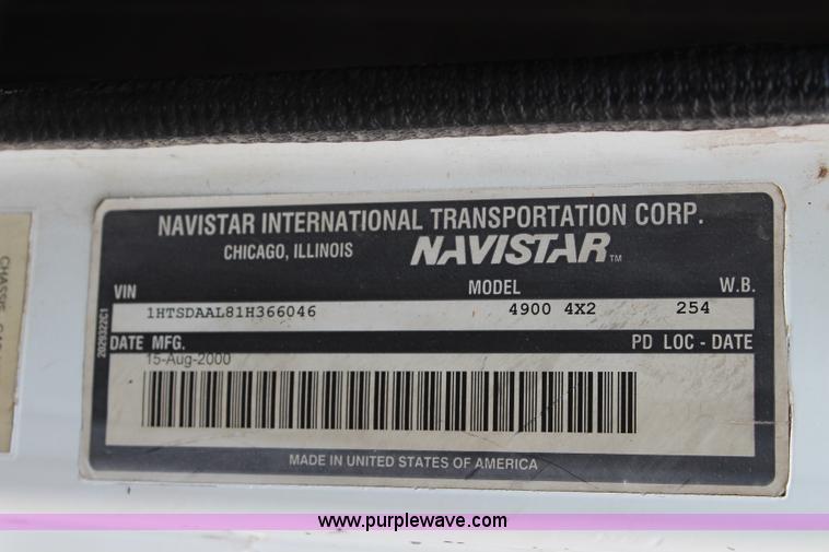 image for item J6000 2001 International 4900 service truck