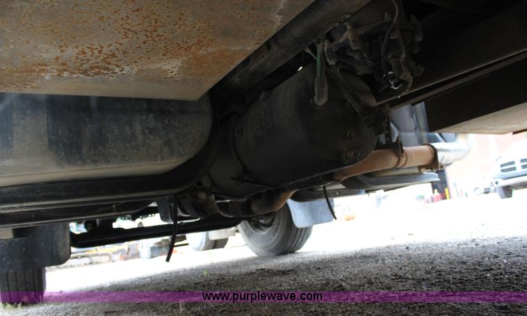 image for item J6000 2001 International 4900 service truck